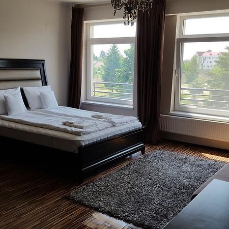 Sunlight Studio Apartment 오라데아 외부 사진