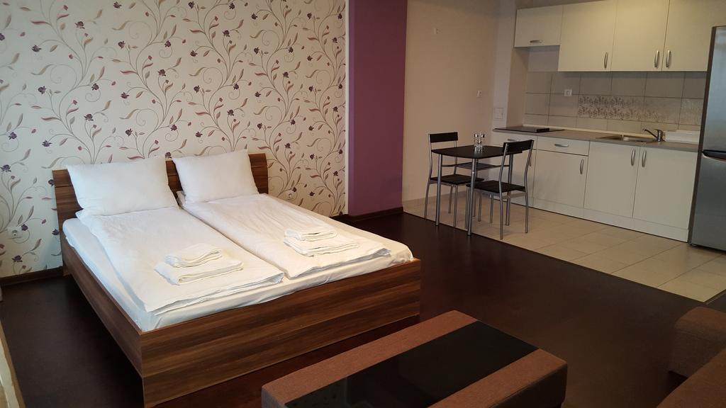 Sunlight Studio Apartment 오라데아 외부 사진
