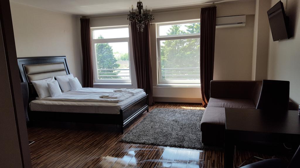 Sunlight Studio Apartment 오라데아 외부 사진
